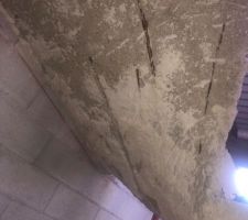 Sous l?escalier encore des ferrailles ?