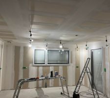 Mise en place des spots dans la cuisine