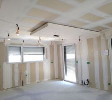 Enduits en cours sur le faux plafond