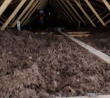 Isolation apr&egrave;s passage de l'&eacute;lectricien.