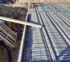 En attente de couler la dalle.