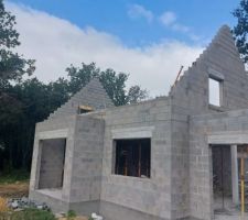 Les pignons prennent formes &ccedil;a monte bien depuis lundi