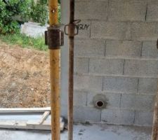 Arriv&eacute;e d'air pour le po&ecirc;le, mais pas au bon endroit &ccedil;a devait &ecirc;tre dans la dalle !!!