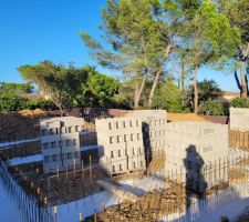 Maison tres en hauteur sur vide sanitaire pour vue
