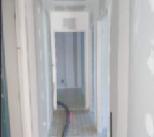 Couloir Chambres en attente chappe