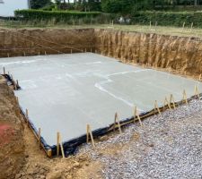 Radier coul&eacute; fin juillet avant les cong&eacute;s pour un s&eacute;chage optimal durant les cong&eacute;s du mois d?ao&ucirc;t