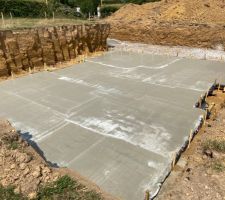 Radier coul&eacute; fin juillet avant les cong&eacute;s pour un s&eacute;chage optimal durant les cong&eacute;s du mois d?ao&ucirc;t