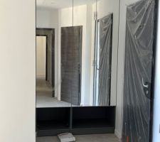 Placard entrée en cours manque les tiroirs qui sont en commande