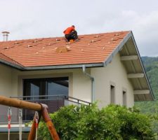 Cette fois, même travail sur l'autre moitié du toit