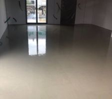 La chape est coul&eacute;e !