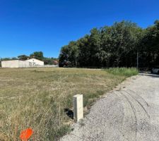 Le terrain c&ocirc;t&eacute; sud est