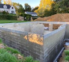 Élévation des murs du sous-sol finalisée