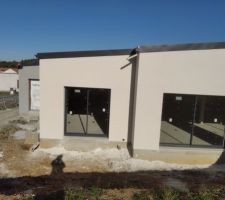 Le reste de la maison en ton pierre