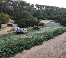 Arrivée des ouvriers pour terrassement