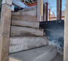 Escalier ma&ccedil;onn&eacute;