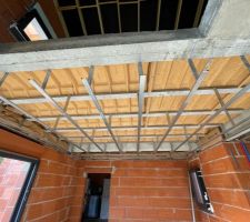 Pose des rails plafond et pose isolant