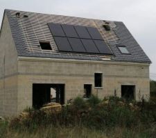 Bonjour à tous

Et oui on a enfin les panneaux solaires