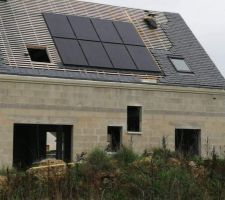 Bonjour à tous

Et oui on a enfin les panneaux solaires