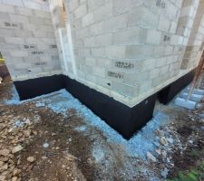 Goudron en attente de pose delta ms pour isolation vide sanitaire