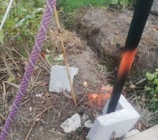 Borne 6 que quelqu'un a encore touch&eacute; car piquetage visible mais pas la borne