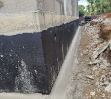 Création cunette béton avant installation drain et remblai terrain