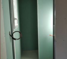Salle d'eau de la chambre parentale