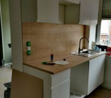 La petite cuisine de l'appartement du RDC