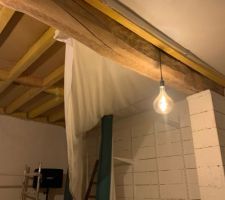Mise en place du tissu tendu au plafond