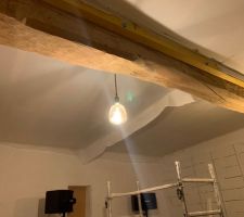 Mise en place du tissu tendu au plafond