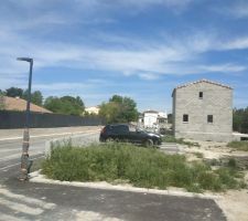 Le lotissement ouest - est depuis les places de parking