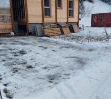 Déneigement de la prairie pour stocker la paille