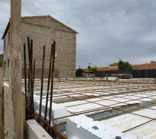 Finitions du plancher avant coulage de la dalle., rupteur de pont thermique et planelles béton. Ferraillage.