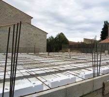 Finitions du plancher avant coulage de la dalle., rupteur de pont thermique et planelles béton. Ferraillage.