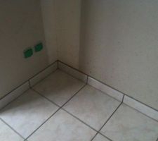 Diff&eacute;rentes vues du carrelage et des plinthes