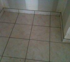 Diff&eacute;rentes vues du carrelage et des plinthes