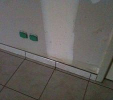 Diff&eacute;rentes vues du carrelage et des plinthes