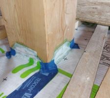 Détail de l'étanchéité mixte : Tescon Vana, Tescon N°1, et mastic Orcon F
