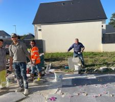 Sur la fin de cette étape, André a amené du monde de sa famille il y a son frère et son papa et cela parle portugais ! J'aime bien ce son chantant.