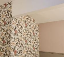 Début de la pose de la tapisserie, cela faisait une éternité que nous n'en avions pas posé.