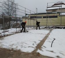 -1 degré et quelques centimètres de neige en enlever