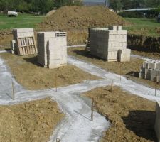 On commence a apercevoir la forme de la maison.