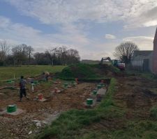 Vérification de la position et hauteur des plots par mon chef de chantier !