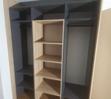 Aménagement de placard dans la chambre parentale