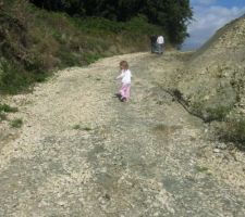 Voila le chemin d'accès!Inutile de vous dire que c'est galère pour monter au terrain,mais tout va s'arranger prochainement!ouf!!!