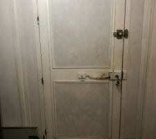 Porte d'entrée vue de l'intérieur