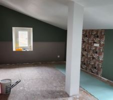Tapisserie chambre sous toit.