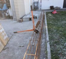 Atelier découpe et pré-assemblage du ferraillage.