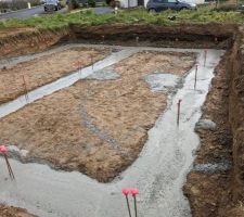 Fondations coul&eacute;es, c'est presque plat.