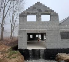 Fin de l'&eacute;l&eacute;vation du pignon sud.