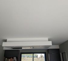 Une structure en placo est demandée pour y integrer une hotte de plafond